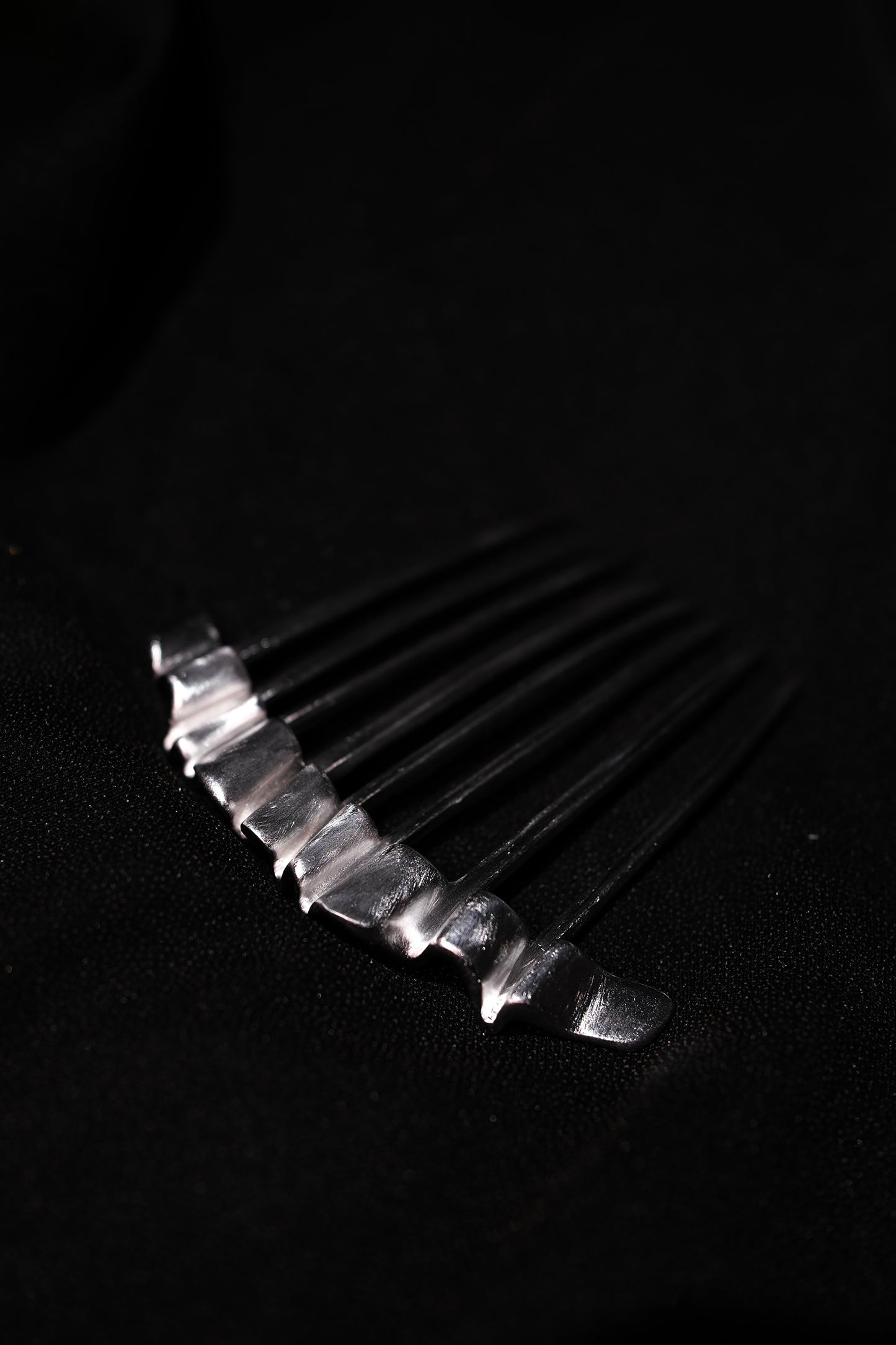 THE MULTI-TOOTH HAIRPIN
