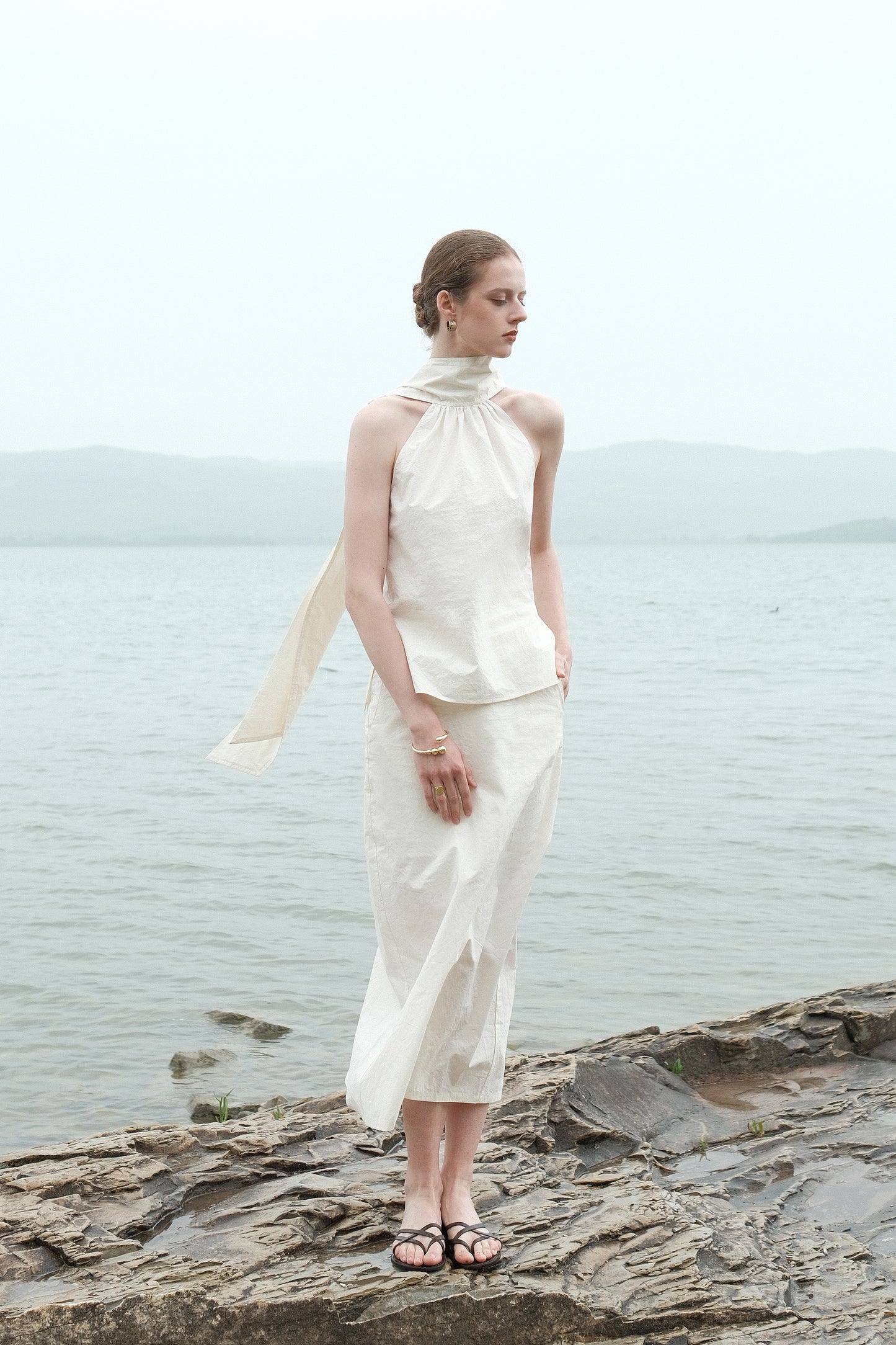 Núbia Beige Blouse with Trailing Tie