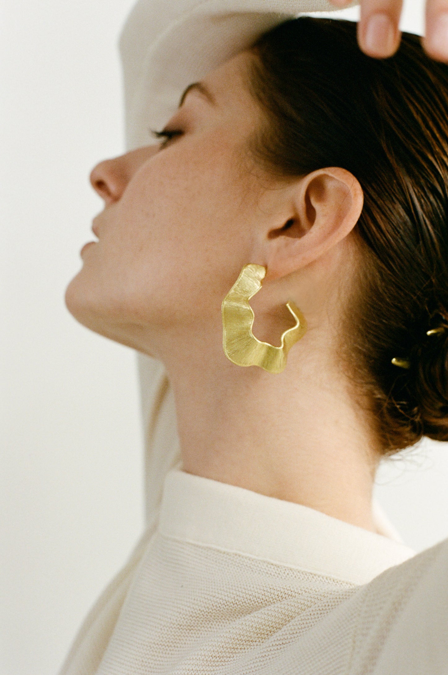 THE FLOWER STUD EARRINGS