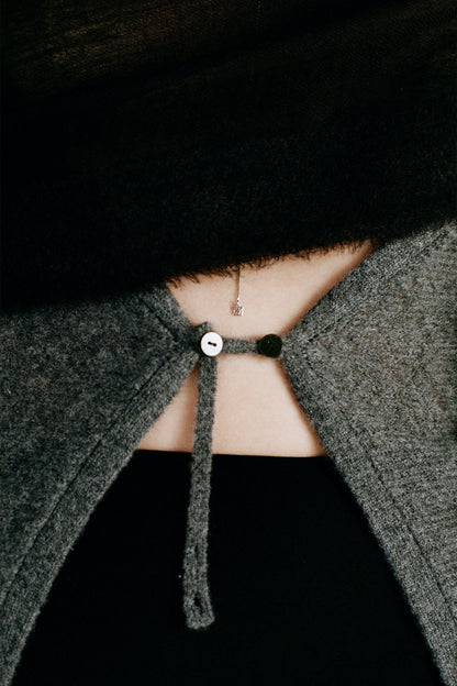 THE FLOWER NECKLACE
