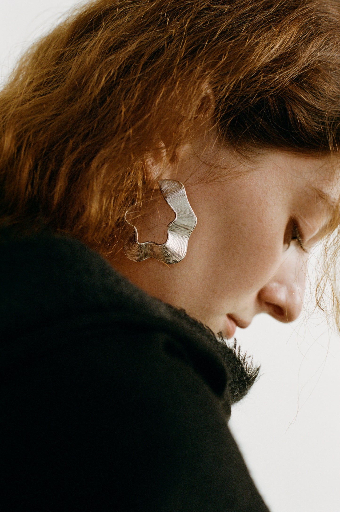 THE FLOWER STUD EARRINGS
