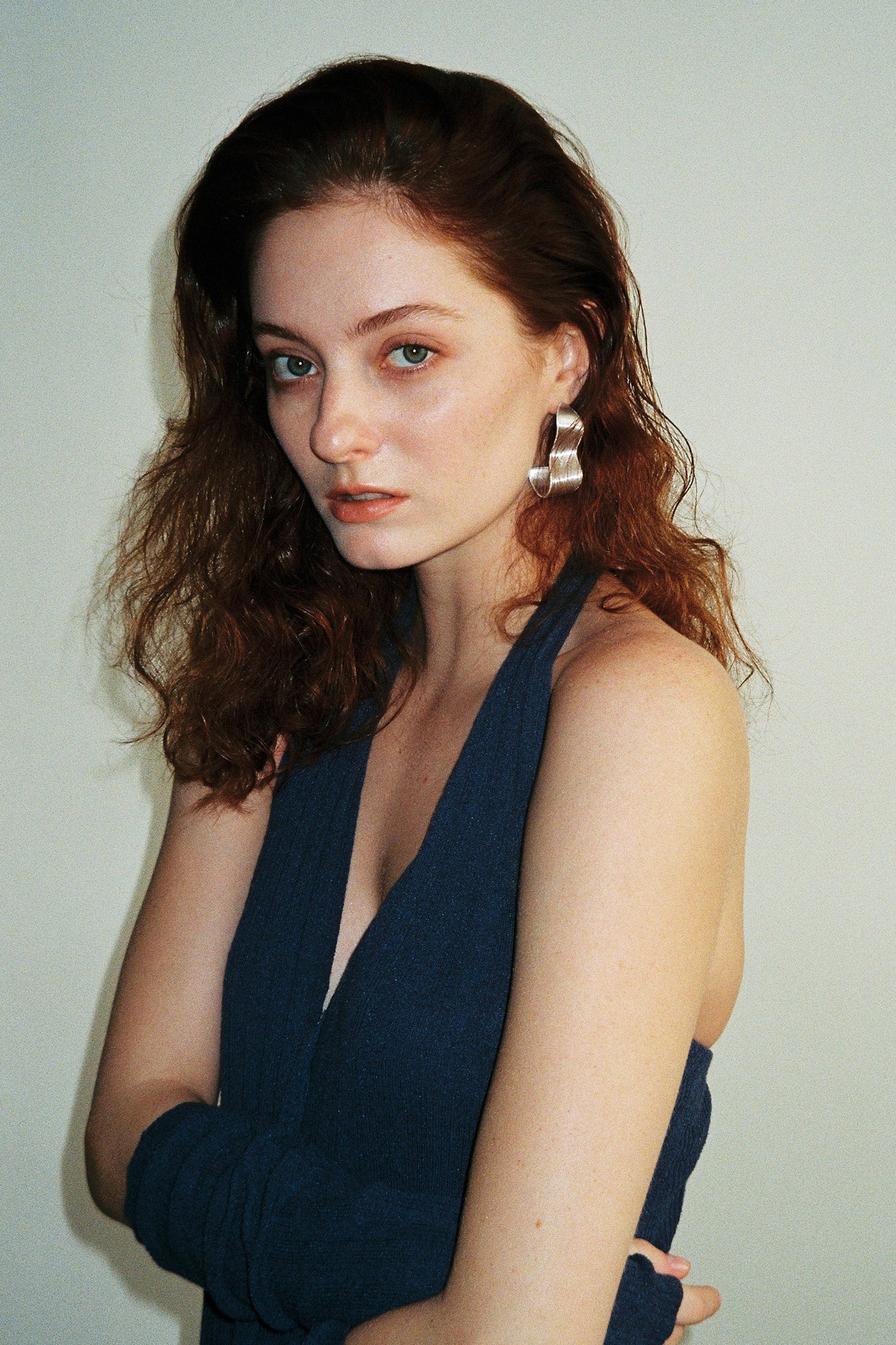 THE BRUSHED DIAMOND STUD EARRINGS