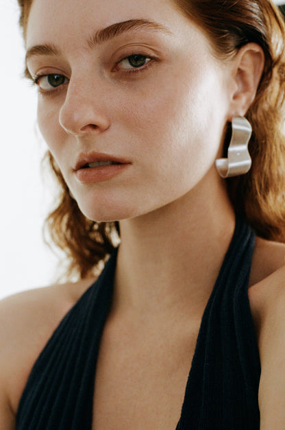 THE BRUSHED DIAMOND STUD EARRINGS