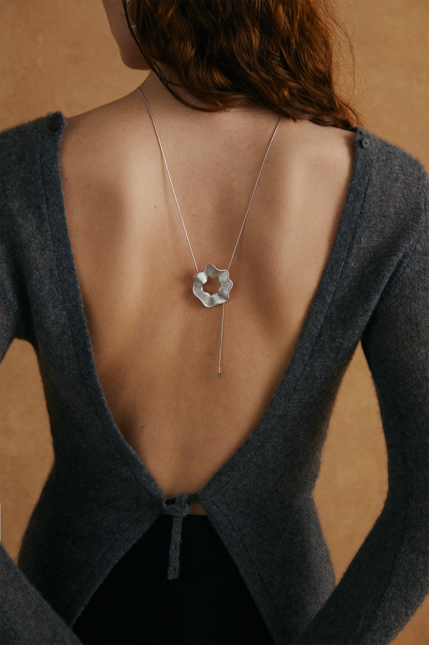 THE FLOWER NECKLACE