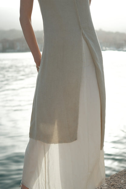 Rayssa Deep U-shaped Backless Sleeveless Dress