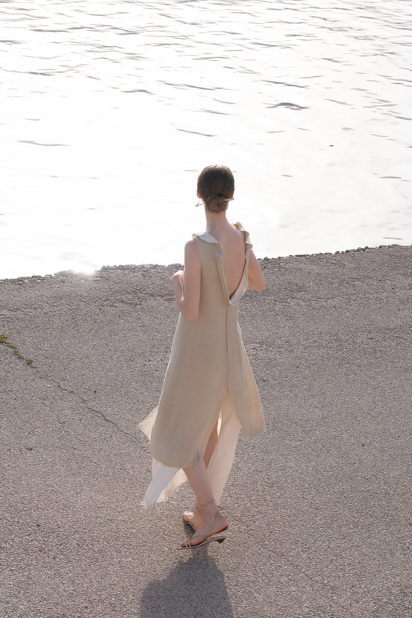 Rayssa Deep U-shaped Backless Sleeveless Dress