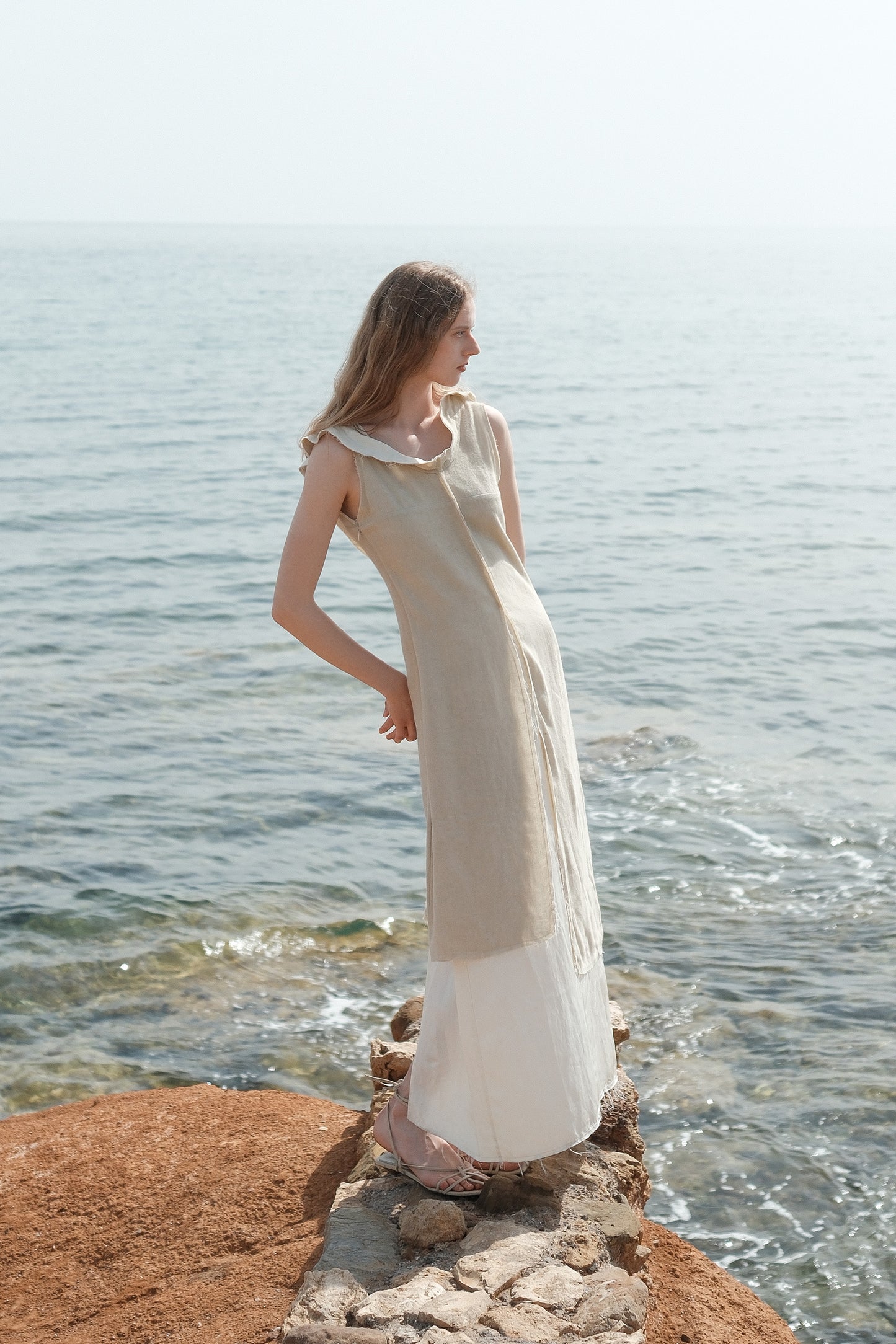 Rayssa Deep U-shaped Backless Sleeveless Dress