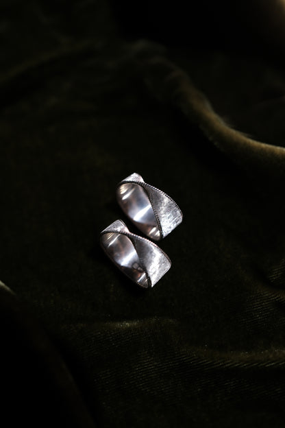 THE PETAL RING
