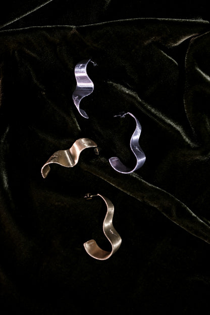 THE BRUSHED DIAMOND STUD EARRINGS