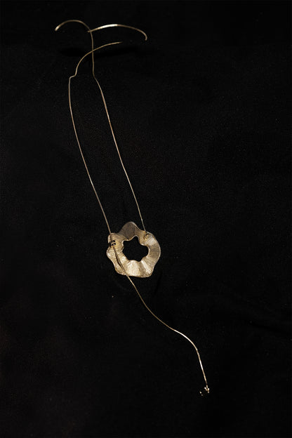THE FLOWER NECKLACE