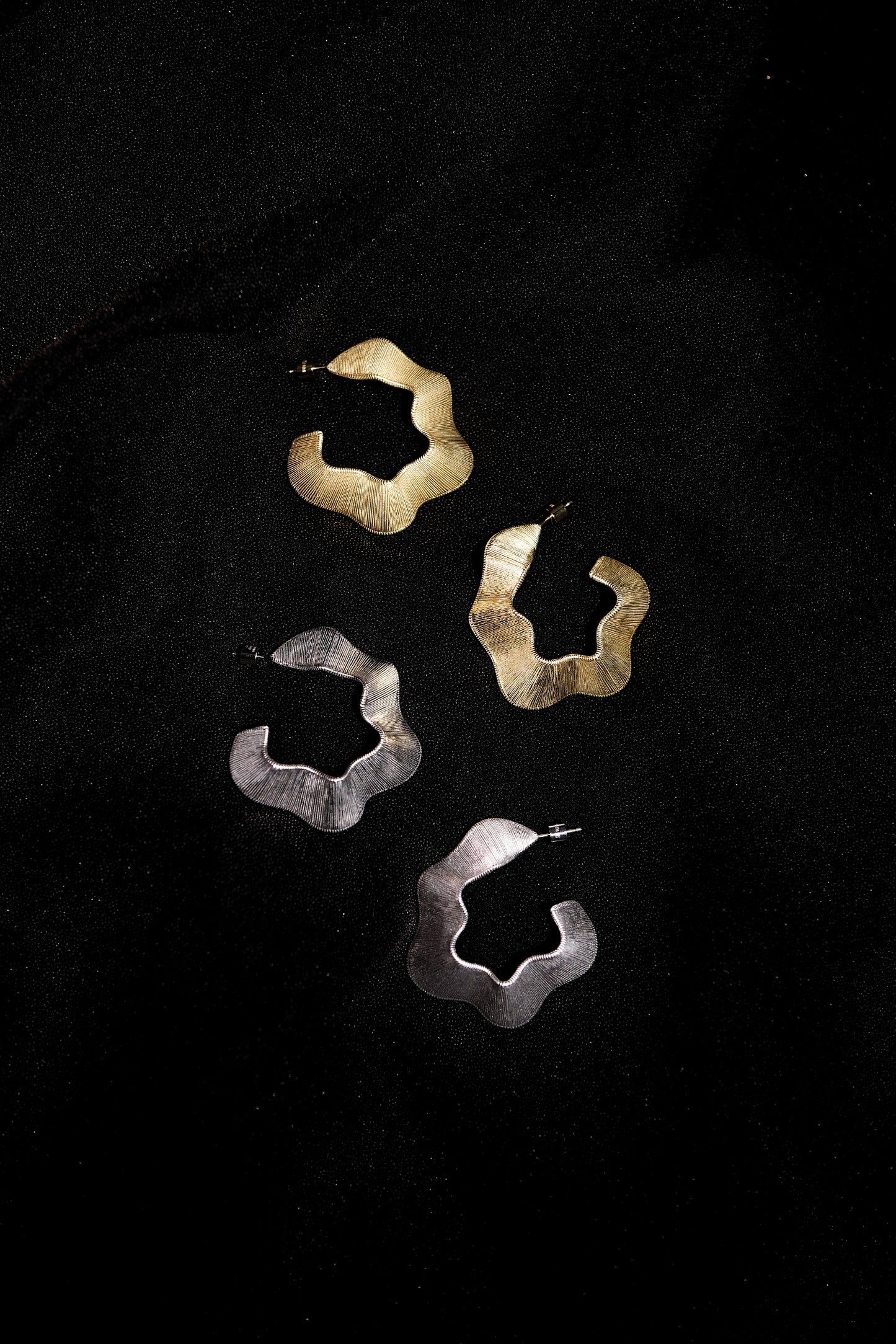 THE FLOWER STUD EARRINGS