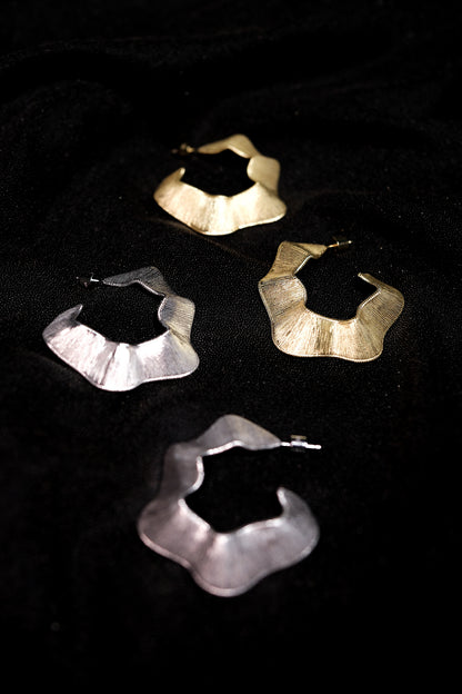 THE FLOWER STUD EARRINGS