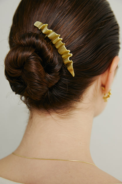 THE MULTI-TOOTH HAIRPIN