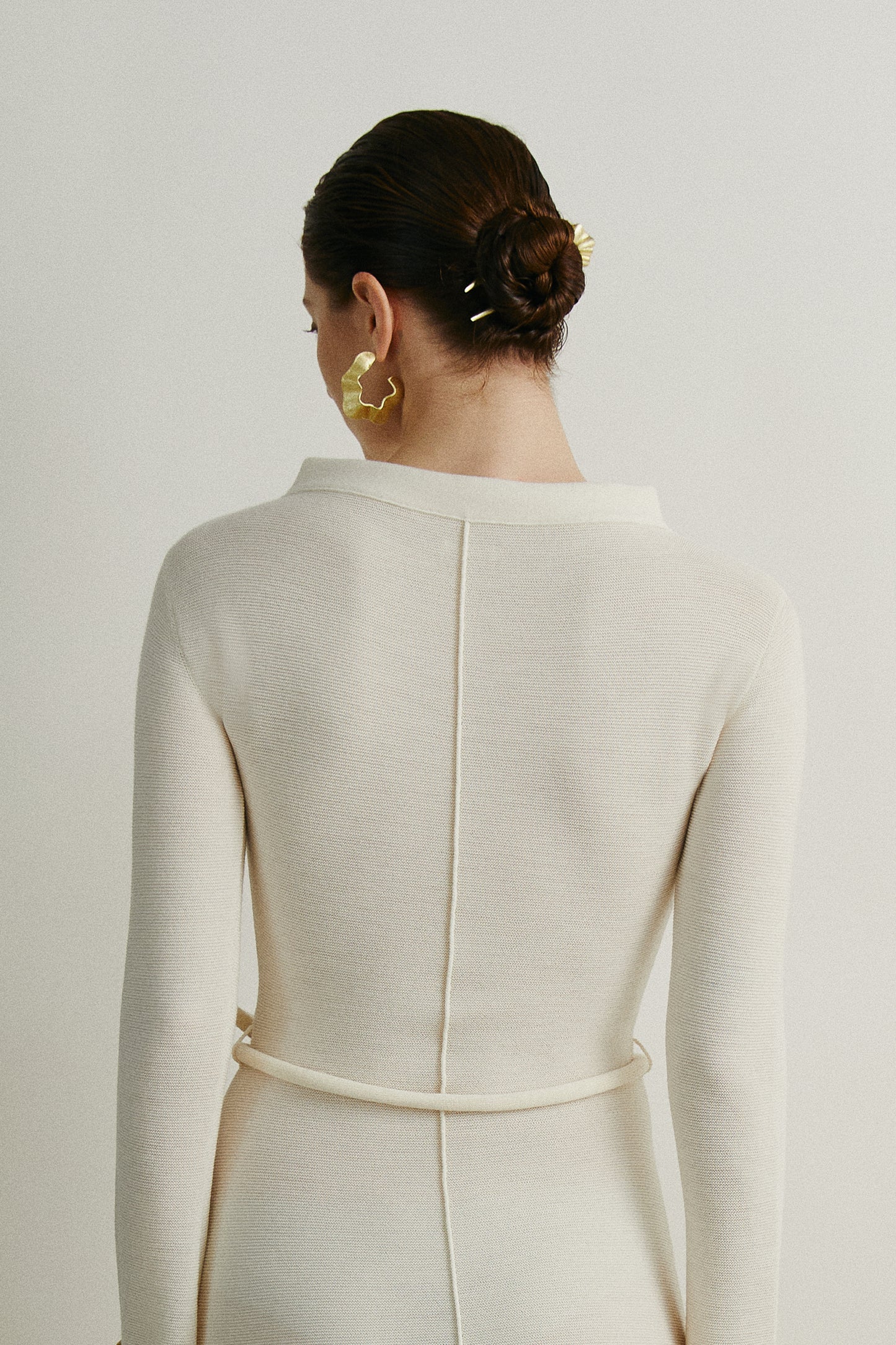 THE U-SHAPED HAIRPIN