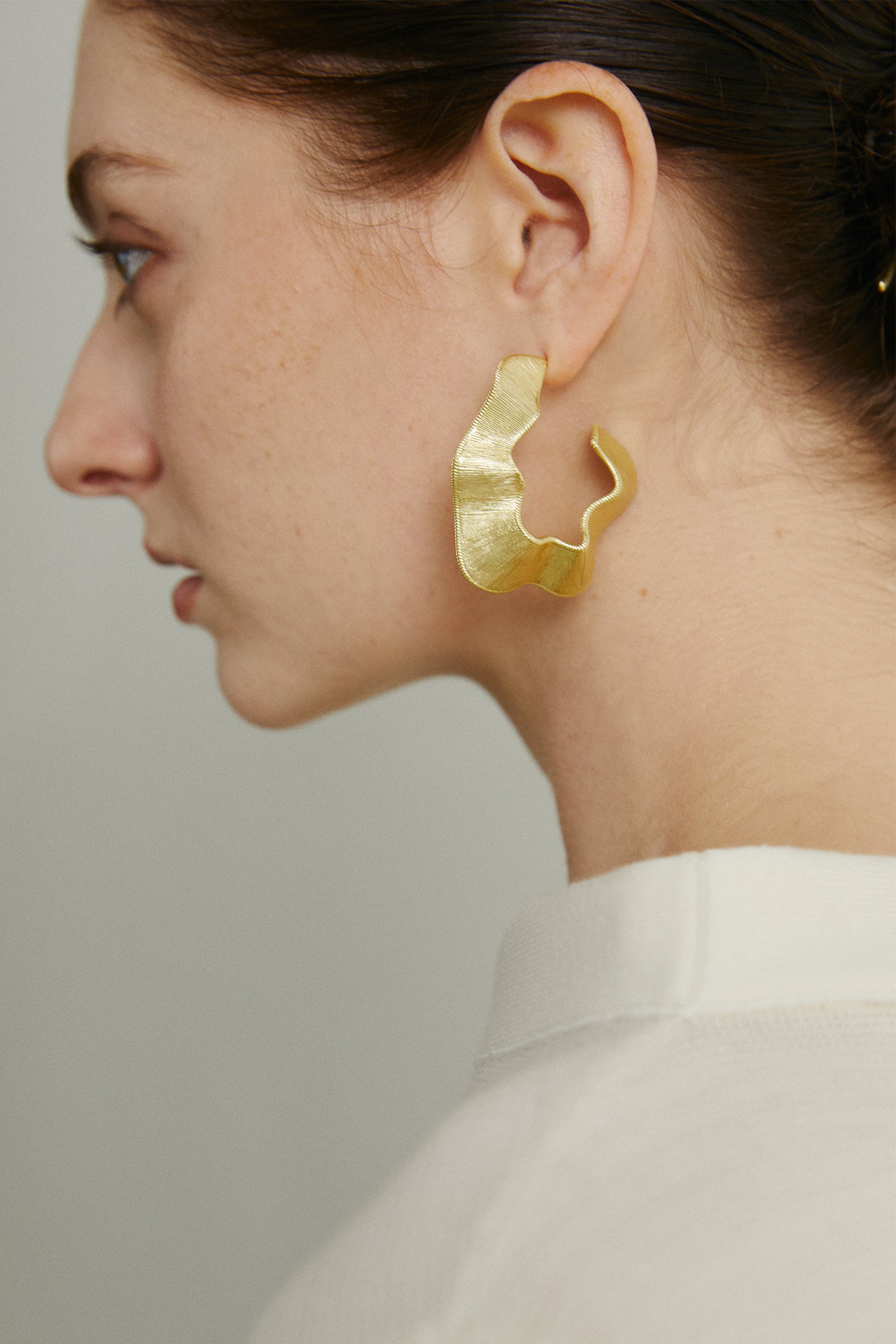THE FLOWER STUD EARRINGS