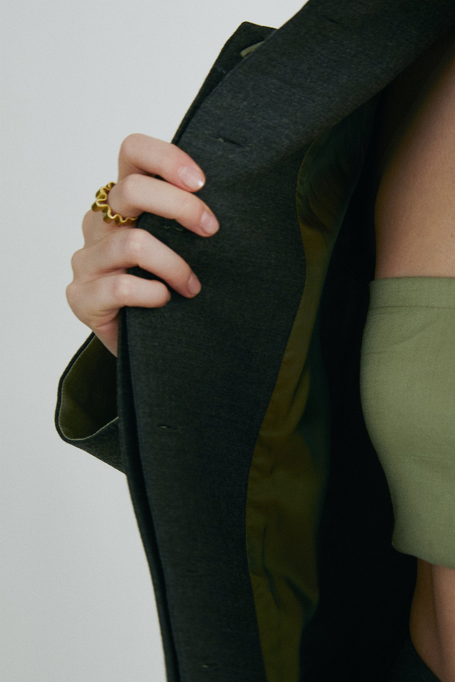 THE BRUSHED BUD RING