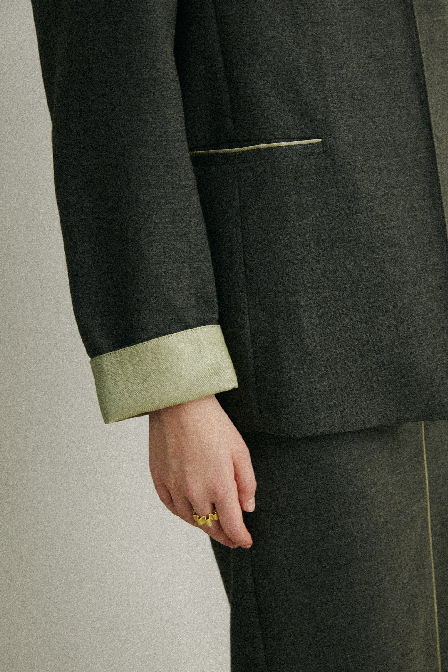 THE BRUSHED BUD RING