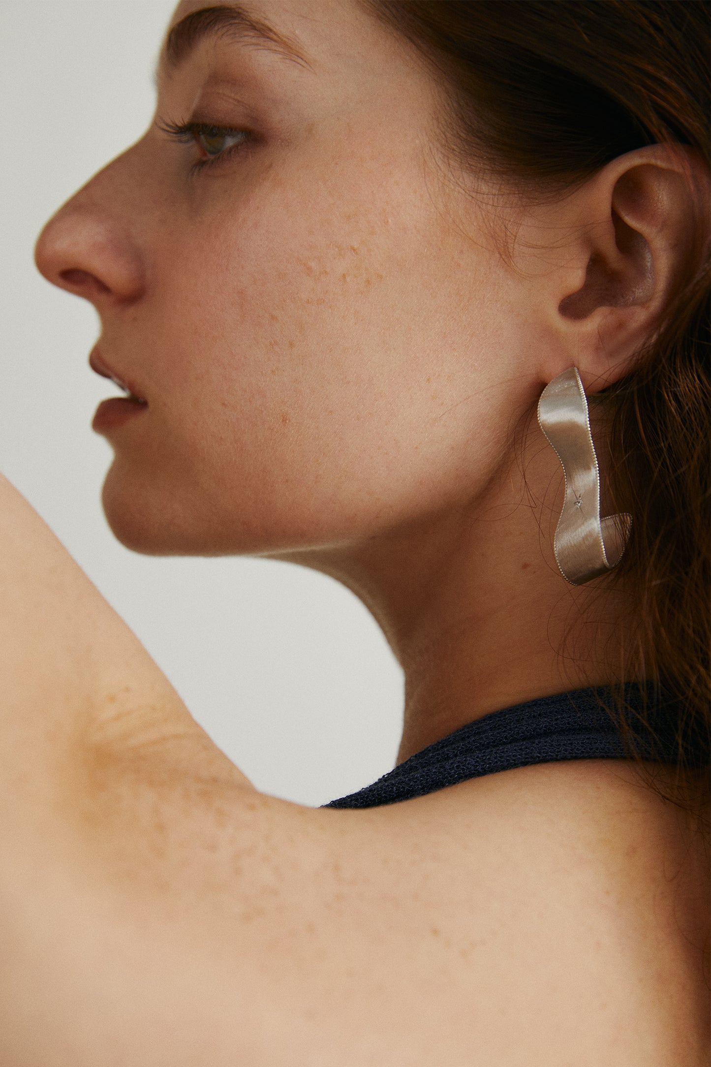 THE BRUSHED DIAMOND STUD EARRINGS