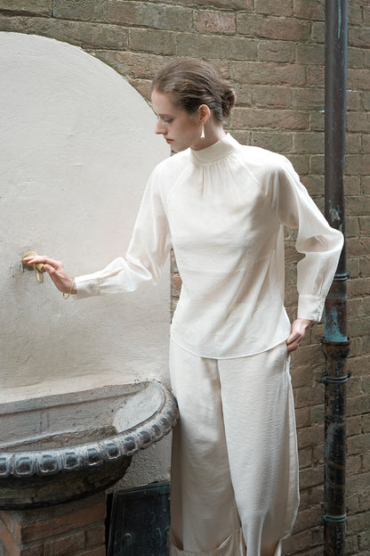 Maísa Beige Blouse with Trailing Tie