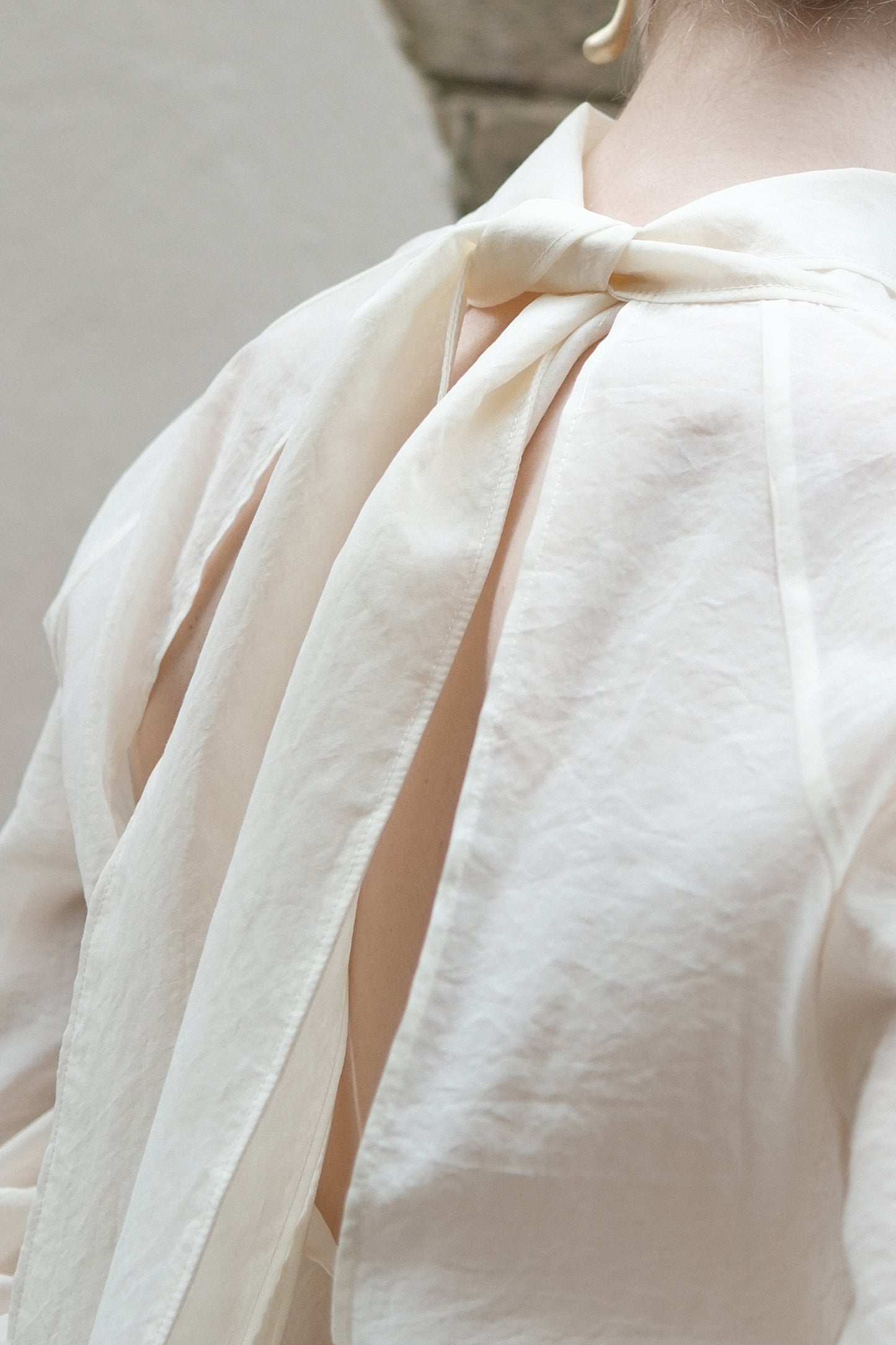 Maísa Beige Blouse with Trailing Tie