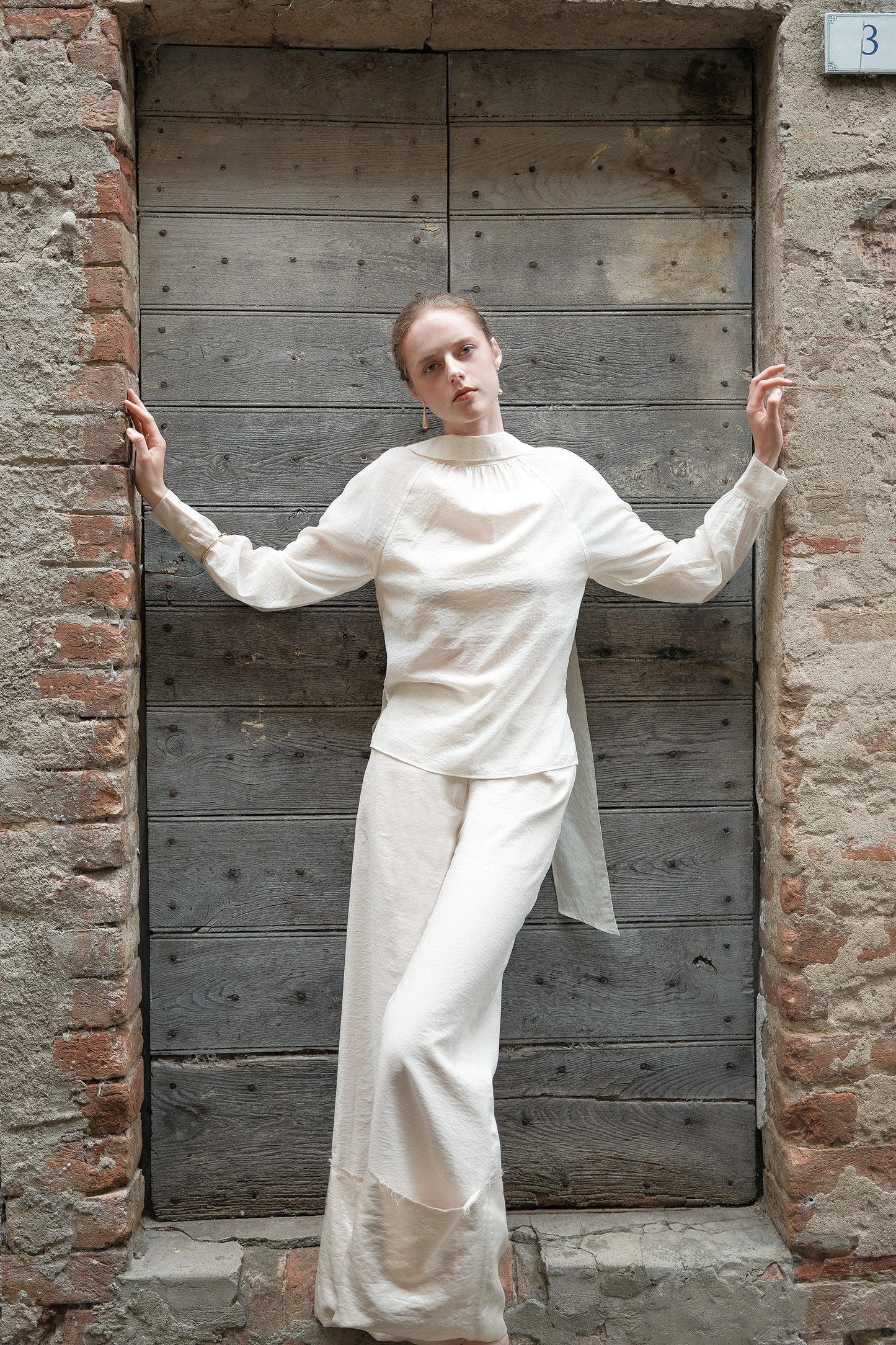 Maísa Beige Blouse with Trailing Tie