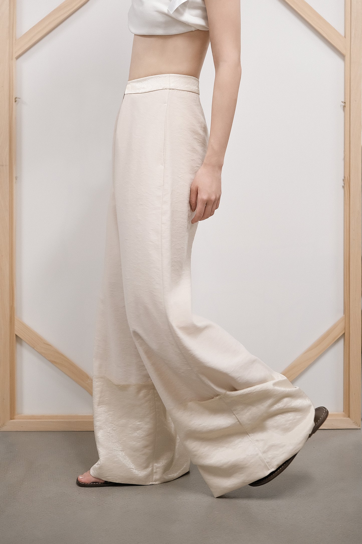 Quésia Beige Frayed Edge Trousers