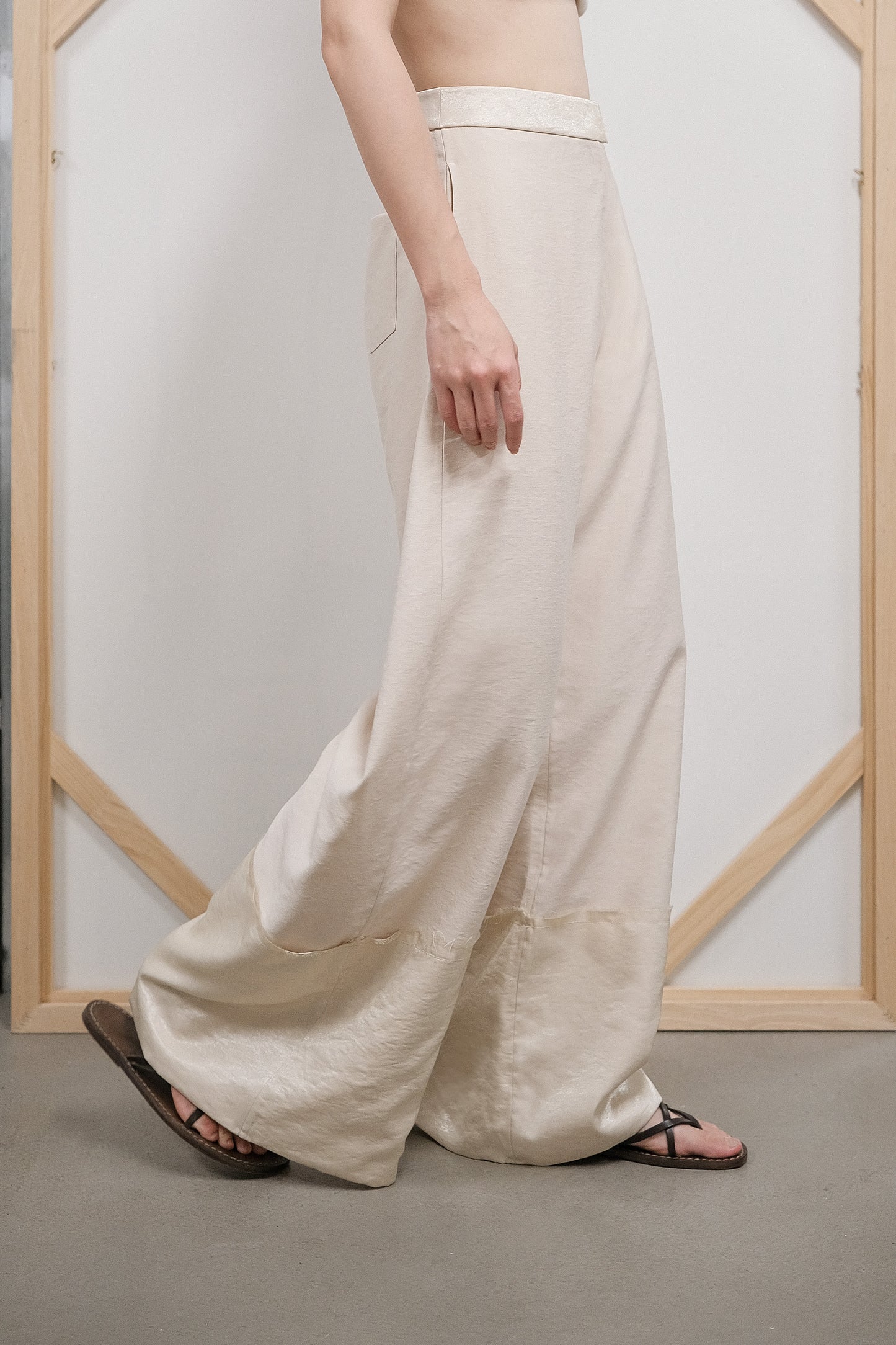 Quésia Beige Frayed Edge Trousers