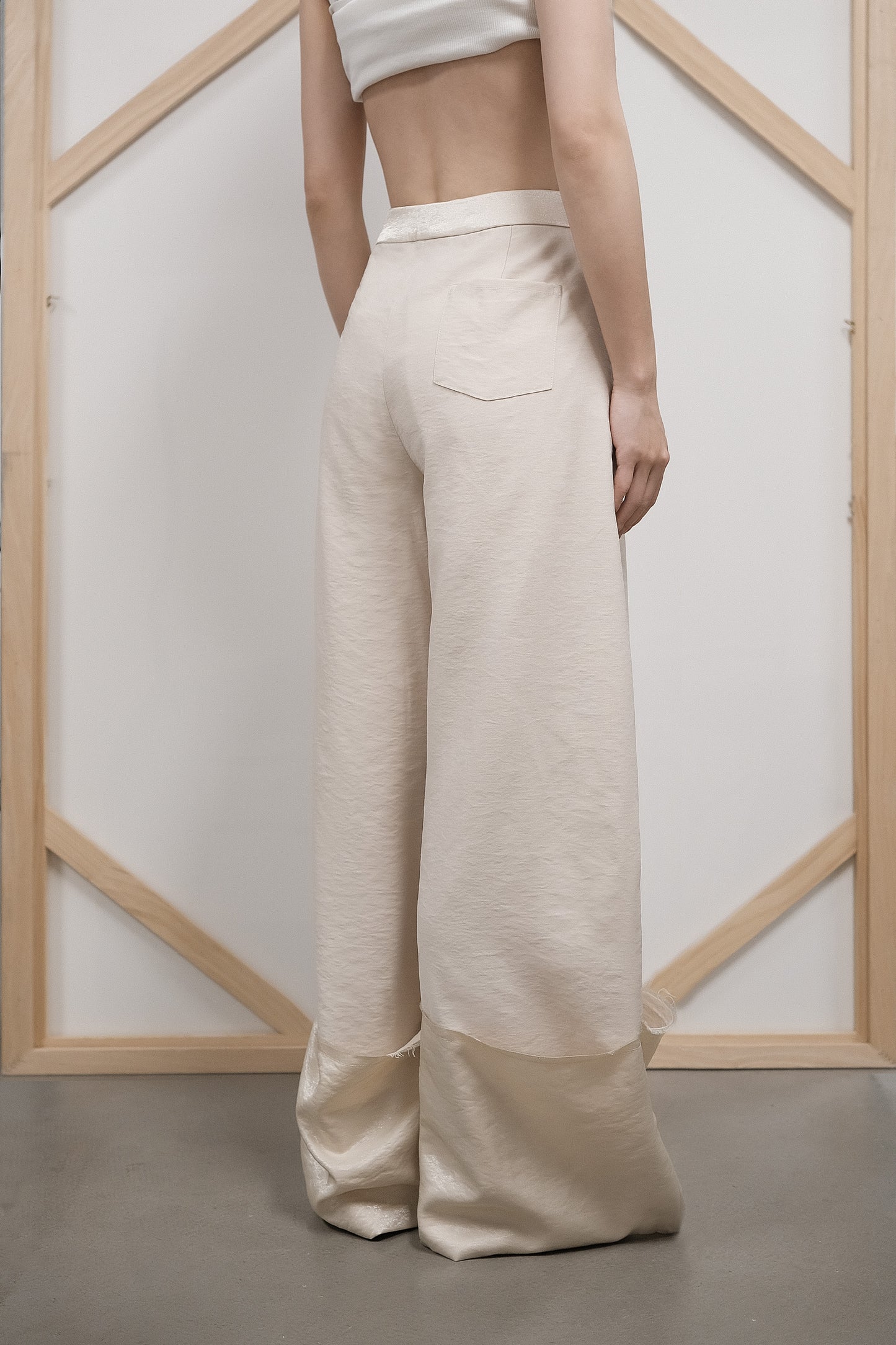 Quésia Beige Frayed Edge Trousers