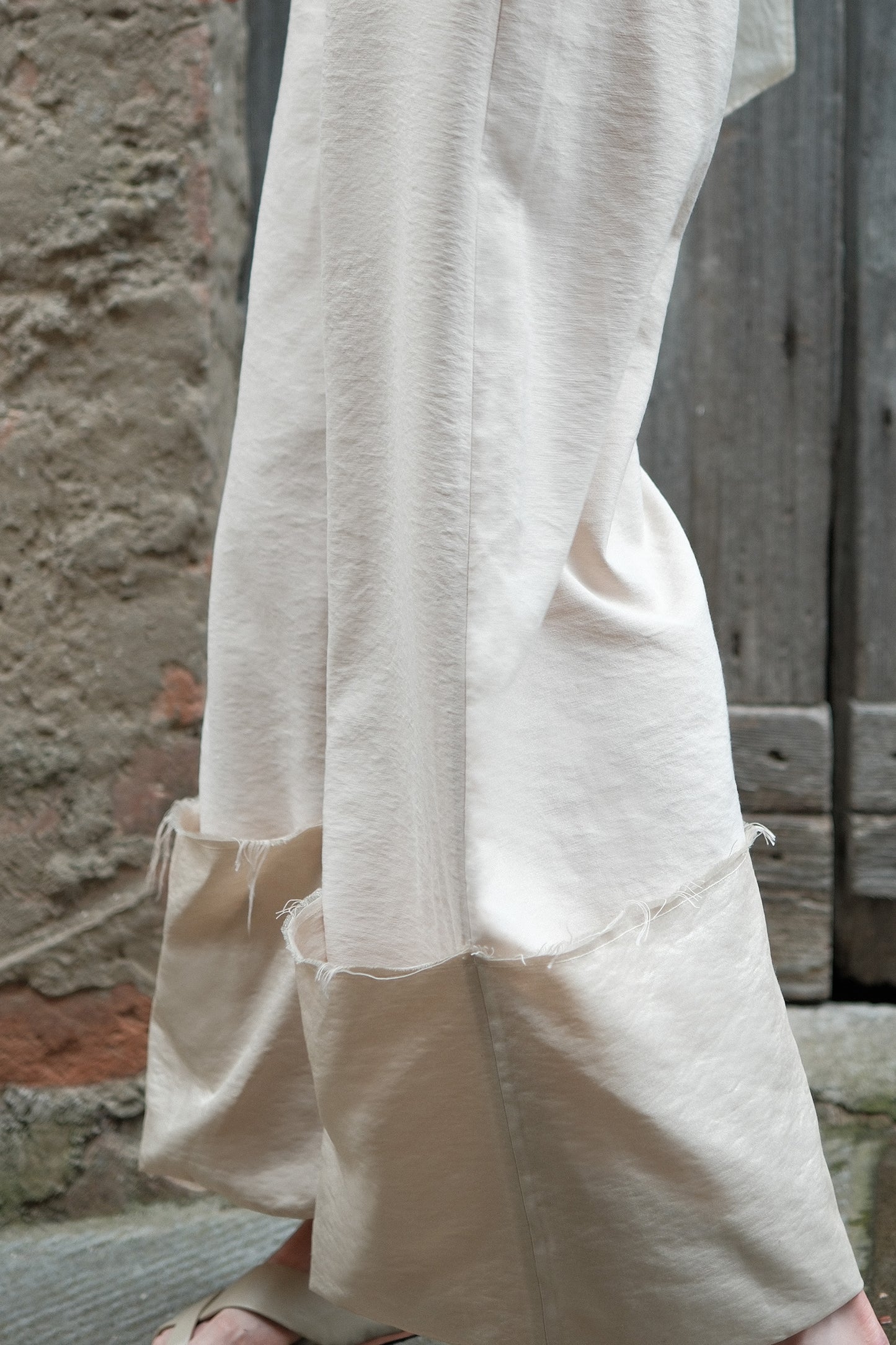 Quésia Beige Frayed Edge Trousers