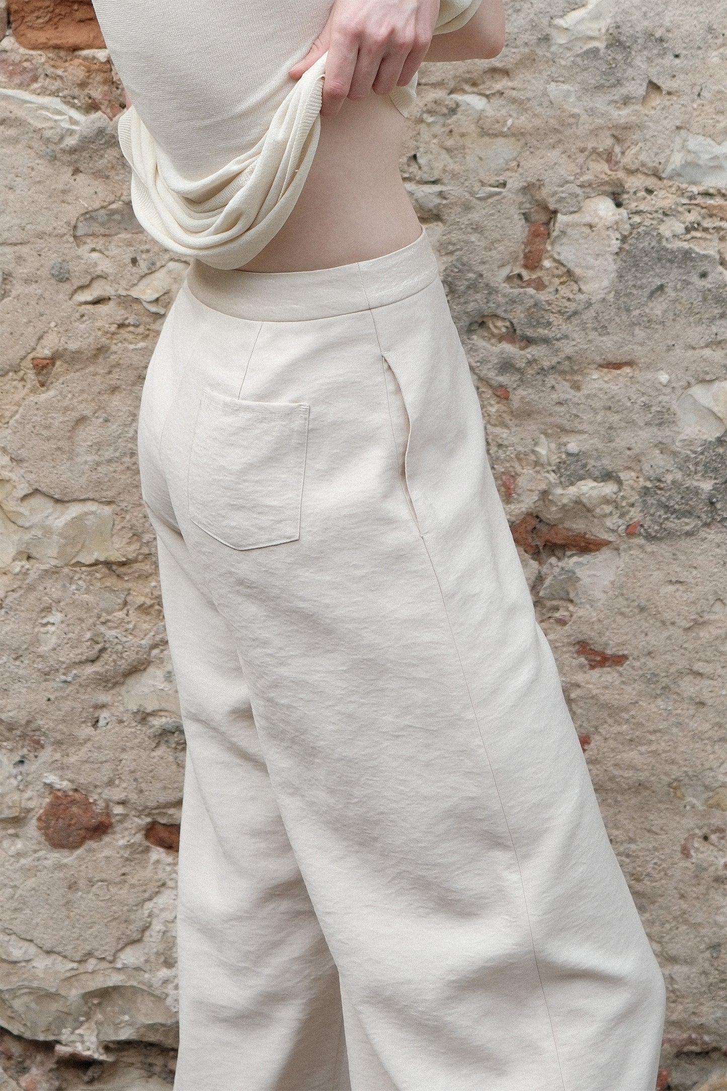 Quésia Beige Frayed Edge Trousers